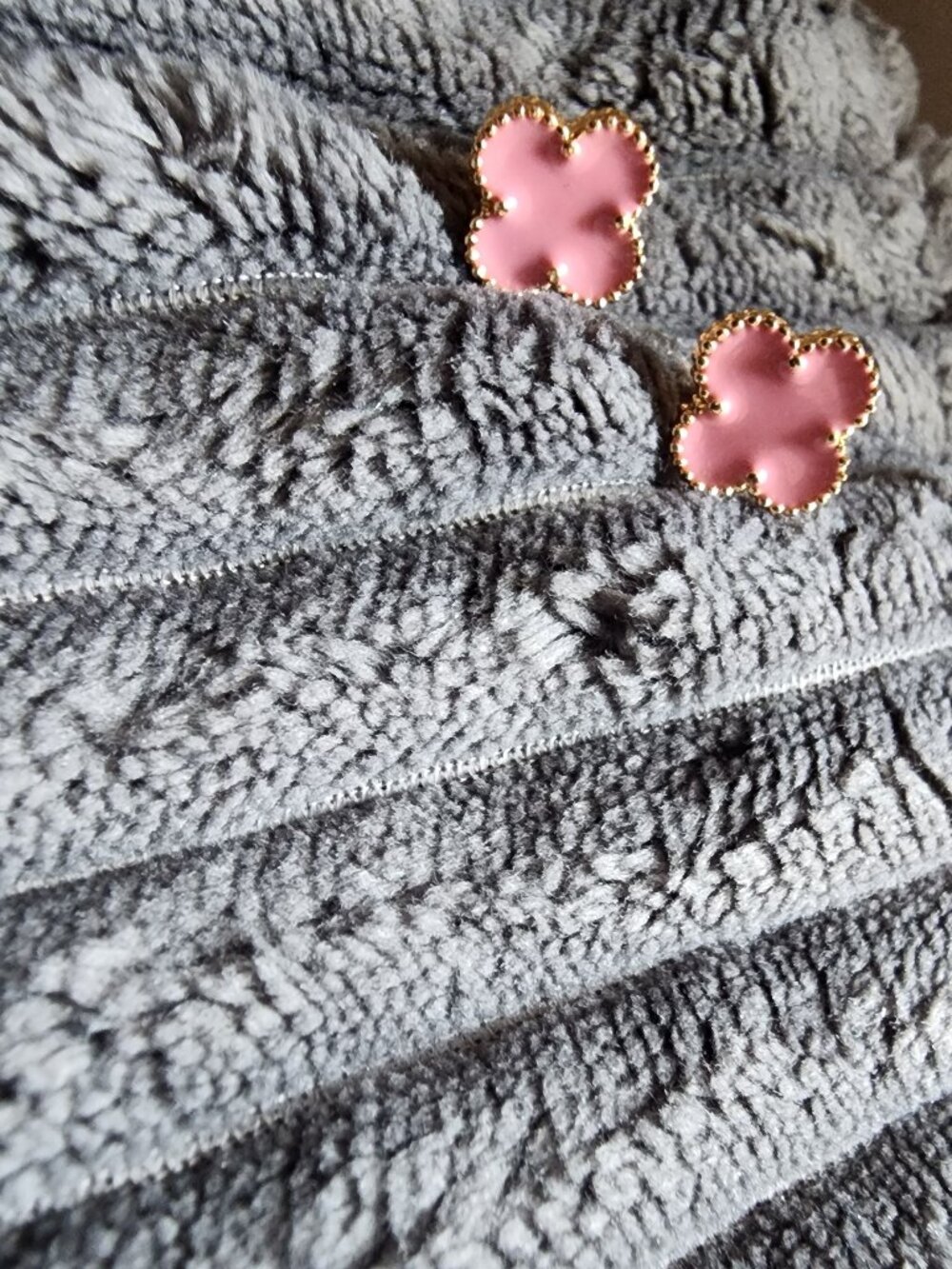 Clover Earrings Pink Gold Plated - Picture 2 of 3